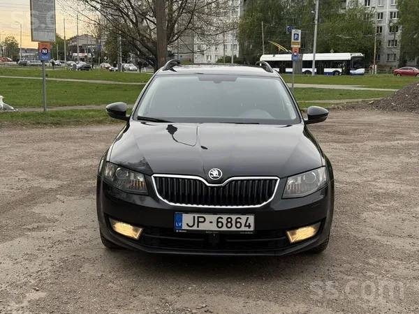 Pārdodu labu koptu auto, ir vizuāli defekti sikak zvanit, cena runājama