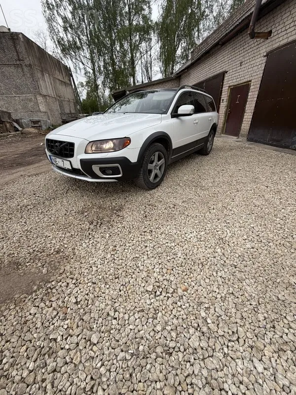 Volvo Auto laba kārtībā, apkopes veiktas, līdzi dodu dzi