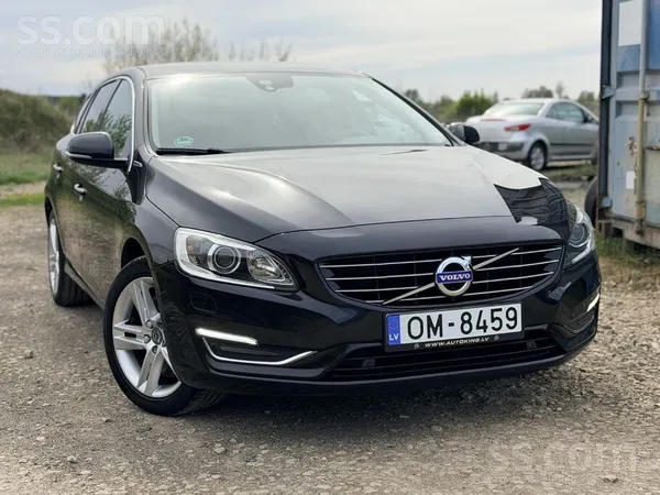Volvo Tikko ievests Volvo V60 Plug-In Hybrid Summum. 2.4
