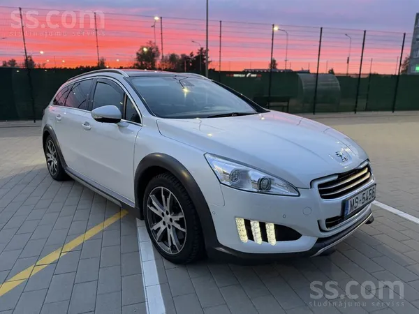 Peugeot Rxh 508 Hybrid 2.0 pilnā komplektācijā. Smukā bāltas pērles krāsā.