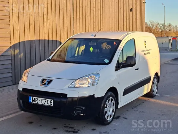 Pārdodu peugeot partner ar tiko izietu TA. 
Mašīna labā tehniskajā stāvoklī