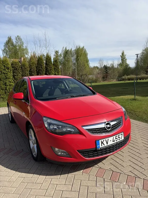 Opel Opel Astra J meklē jaunu īpašnieku. 