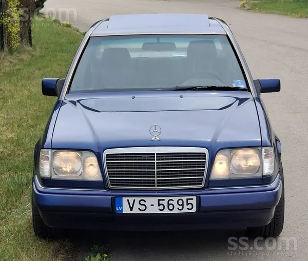 Mercedes Labs klasiskais auto ar Vēsturiskā spēkrata status