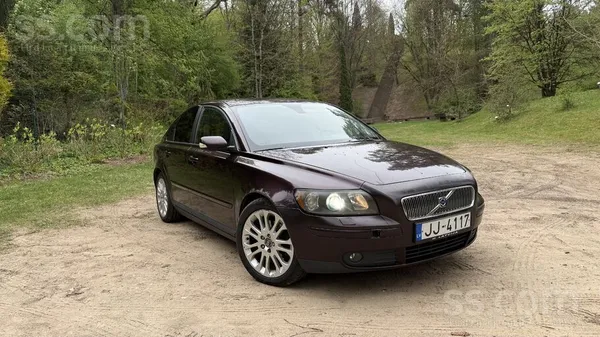 Volvo S40 T5 162kw, benzīns/gāze, priekšpiedziņa, manuāli 6 ātrumi. Jaunas v