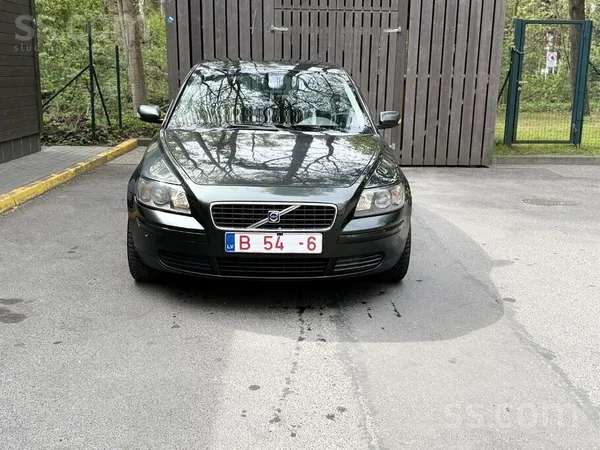 Patēriņš 5 eiro uz 100 km Uzticams un ļoti ekonomisks auto. 
Regulāri sekot