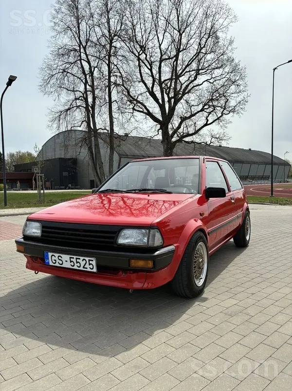 Gatavs sezonai ar tikko izietu TA. Ziemās nav izmantots. Tikko samainīta dzi
