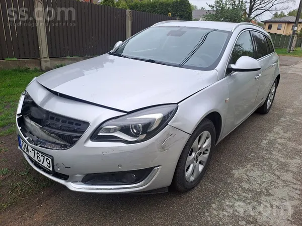 Opel insignia 2016g 1.6 d pēc nelielas avarijas, auto rūc, brauc, atrodas zi