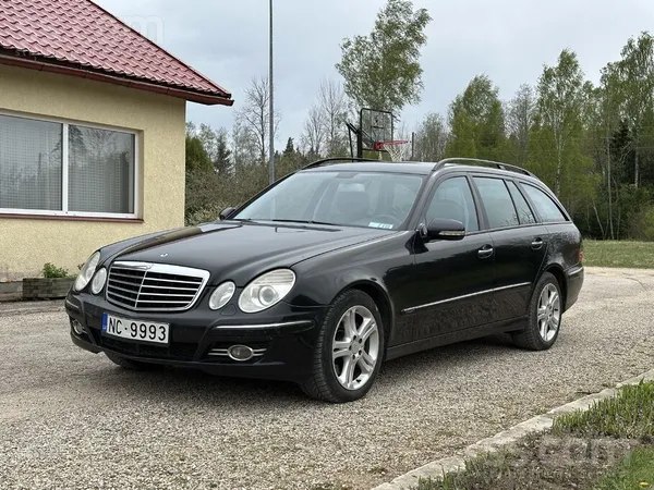 Pārdod Mercedes Benz E280. Ar automātisko ātrumkārbu. Avangar komlektācija.