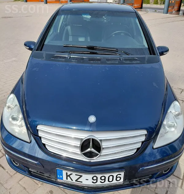 Pārdodu saudzīgi ekspluatētu auto, ādas salons. Ar auto braukusi sieviete. T