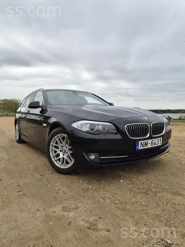 BMW Tiek pārdots uzticams ģimenes auto BMW 530 f11. Au