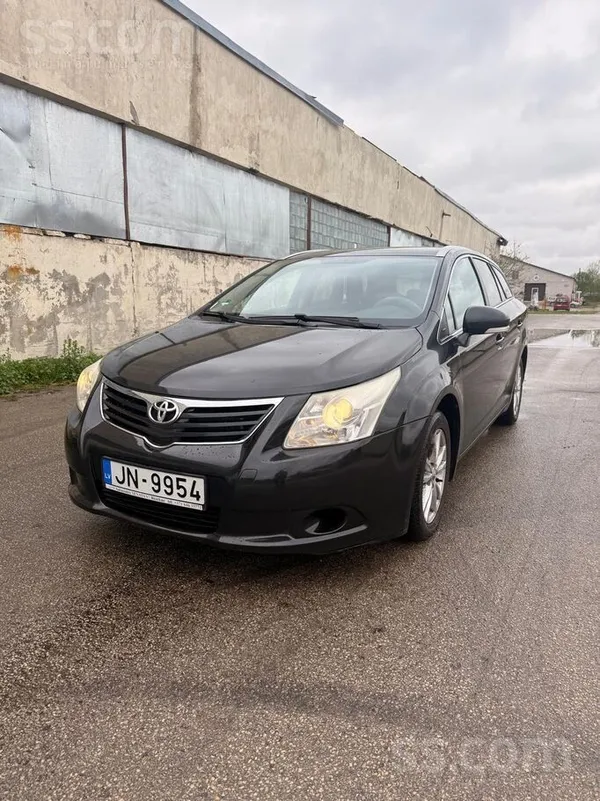 Toyota Pārdodu uzturētu auto. 