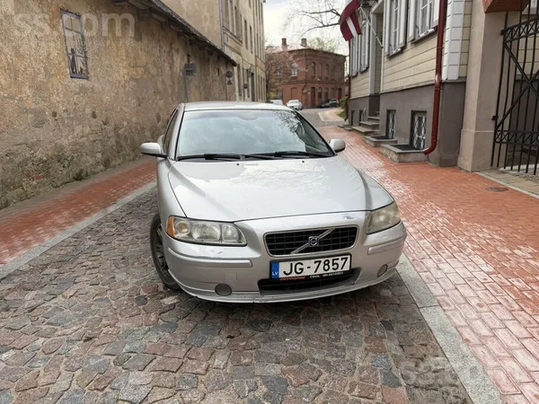 Facelift - Volvo S60 2.4 benzīns/gāze, svaiga Apskate. 
Pārdod uzticamu un e