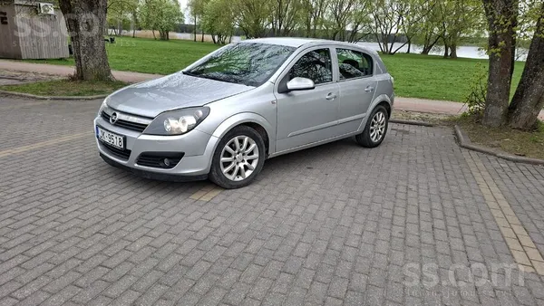 Pārdod Opel Astra 1.7 Cdti ar manuālo ātrumkārbu. 
Auto tehniski labā stāvo
