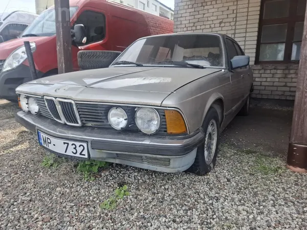 BMW BMW 732 1984g. , 