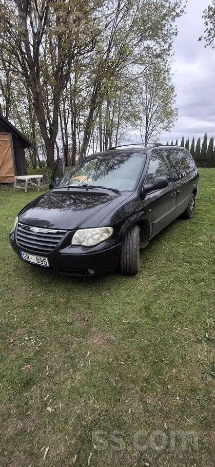 Pārdodas auto ar tehnisko apskati vēl 2mēneši. Ir vizuāli defekti, rūsa pa p