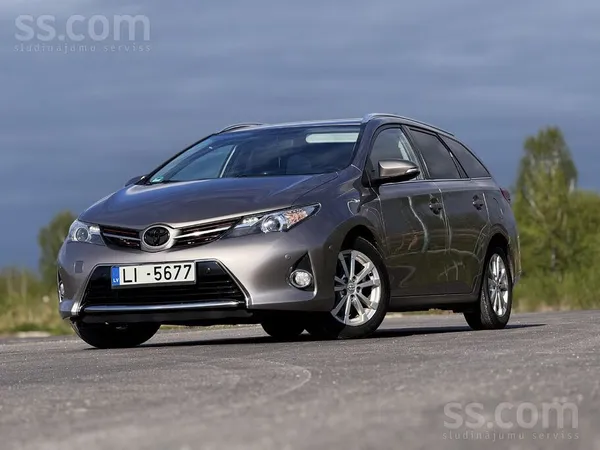 Toyota Pārdodu Toyota Auris, 2013. gada, 2.0 D-4D dīzelis
