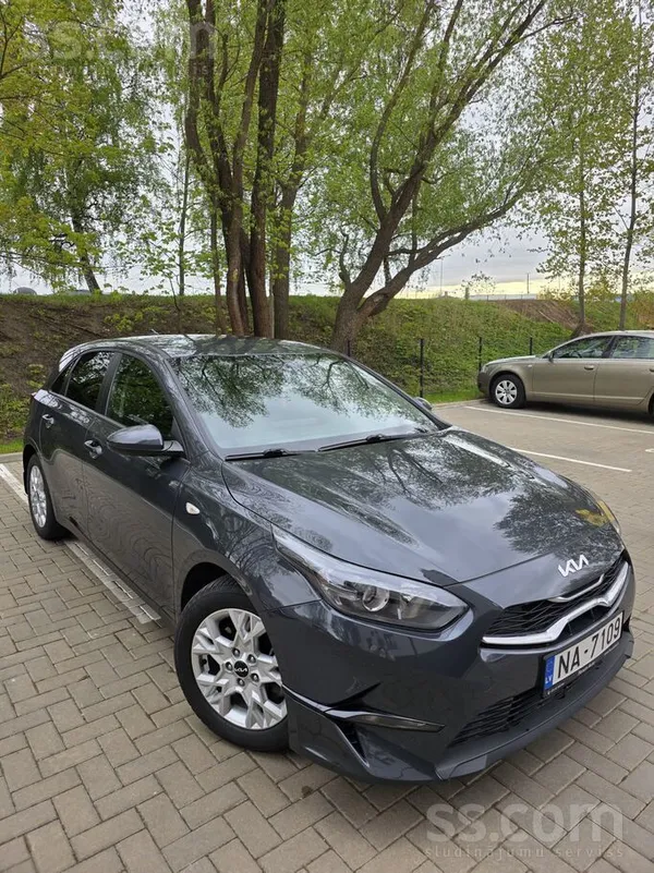 Pārdodu savu Kia Ceed 2021 ar 1.5 benzīna dzinēju un automatisko ātrumkārbu