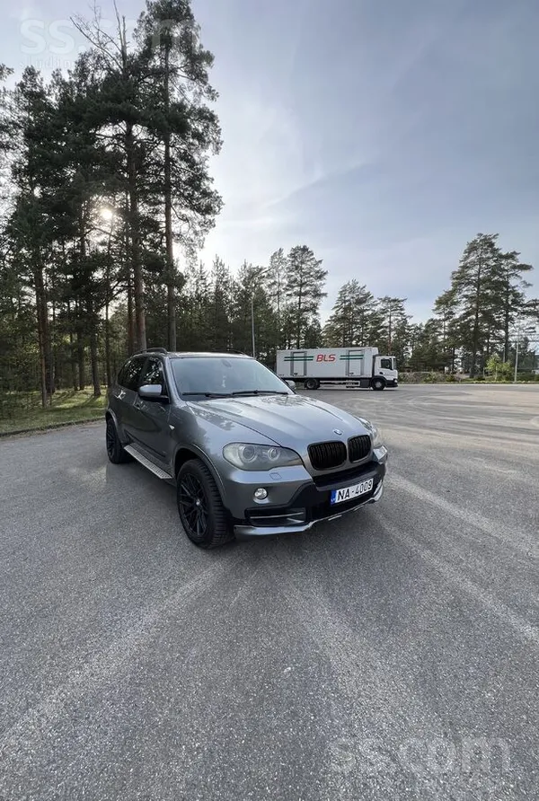BMW Pārdodu koptu, labi uzturētu BMW X5 E70, 3.0D 173k