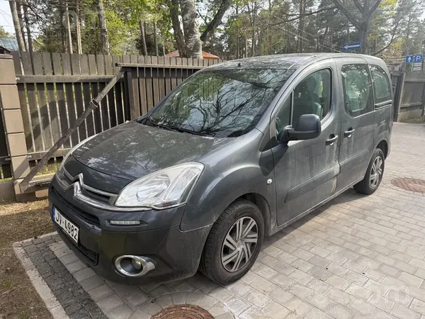 Citroen Cena ar Pvn. Jauns auto iegādāts Latvijā. Oriģināl