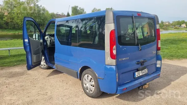 Renault Pārdod Renault Trafic Passenger 2.5 dCi, 2011. gad