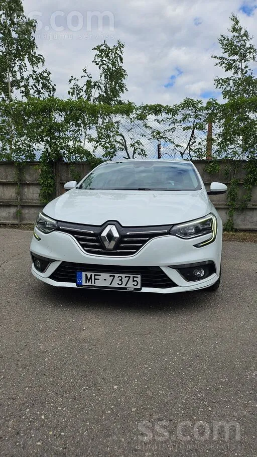 Renault Pārdod Renault Megane 1.5D sedans. Ekonomisks un p