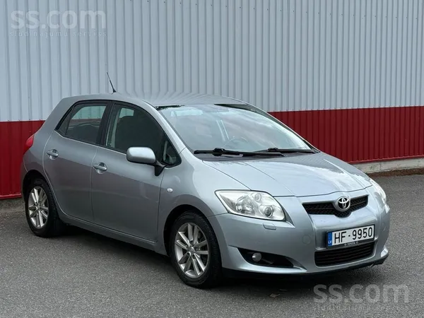 Toyota Pārdod Toyota Auris , 1.6 Benzīns , Mehāniskā Ātru