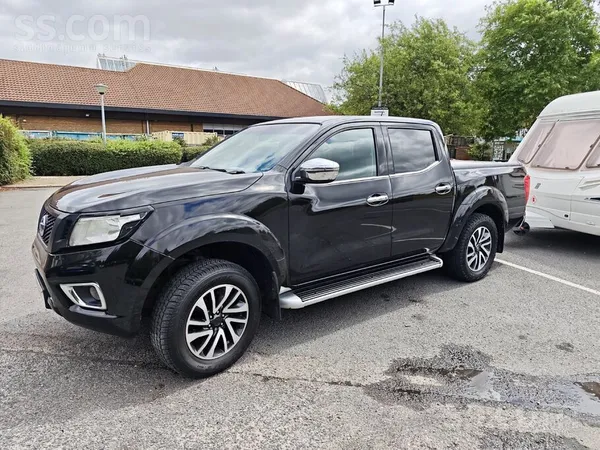 Nissan Pārdodu Nissan Navara no Anglijas stūre otrā pusē.
