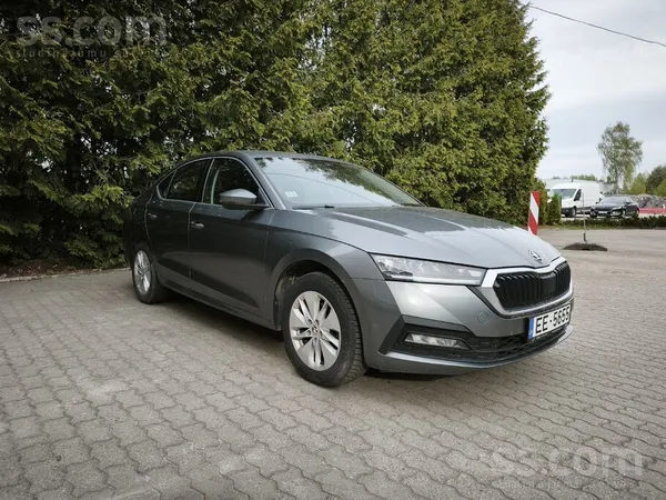 Skoda Uzņēmums pārdod automašīnu Skoda Octavia Ambition 