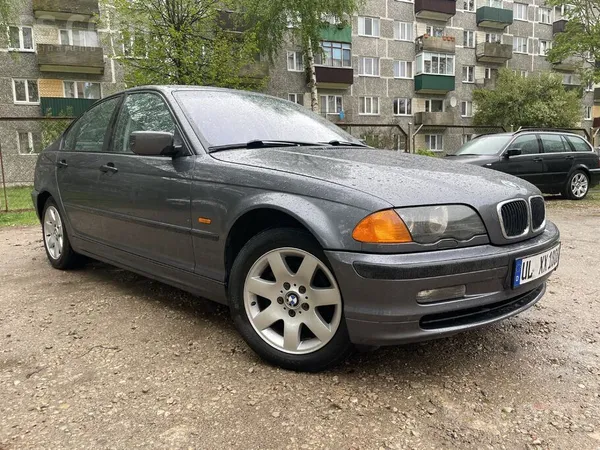 BMW 320