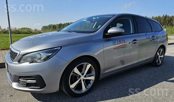 Peugeot Peugeot 308 SW labā tehniskā un vizuālā stāvoklī. 