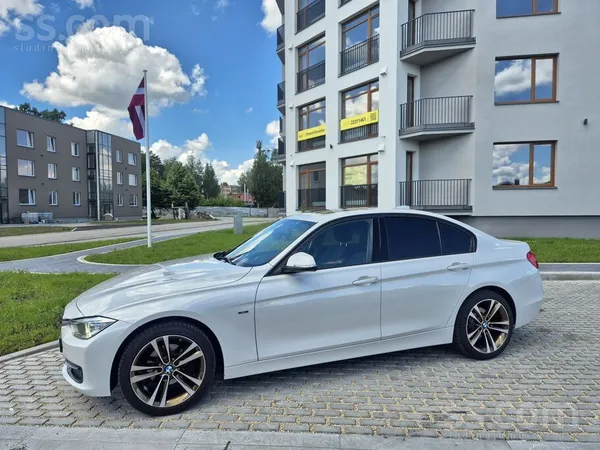 BMW Pārdodu koptu un ekonomisku BMW 318d F30 Sport Lin