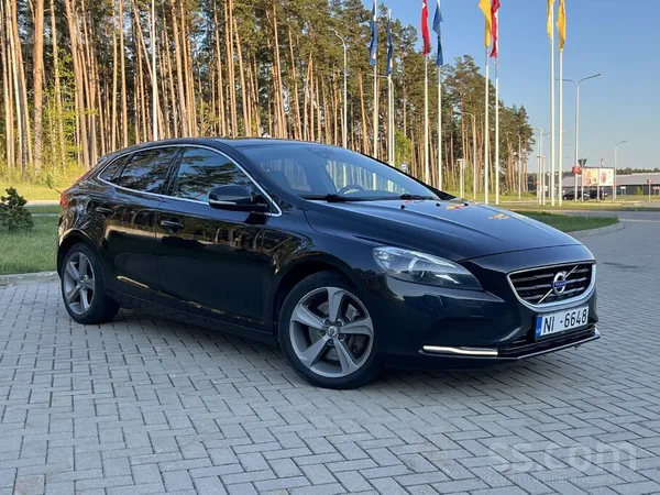 Volvo Pārdodu Volvo V40, 2.0l dīzelis, 110Kw/150Zs. Pārd