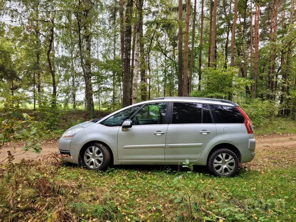 Citroen Продаю надежный, вместительный и очень экономичный