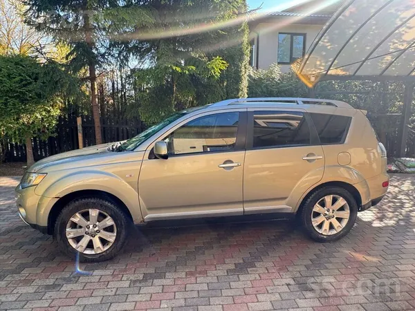 Mitsubishi Pārdod Mitsubishi Outlander 2007. gada izlaiduma. 