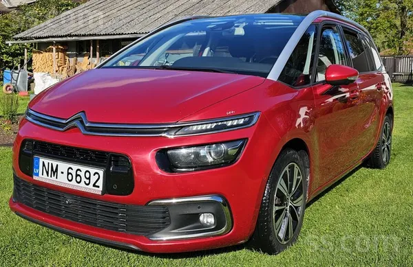 Citroen Ļoti ietilpīgs auto ar exclusive pakotni. 7 sēdvie