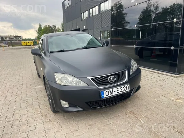 Automašīna tehniski labā stāvoklī.
Dotajā brīdī nav vajadzīgi nekādi iegul