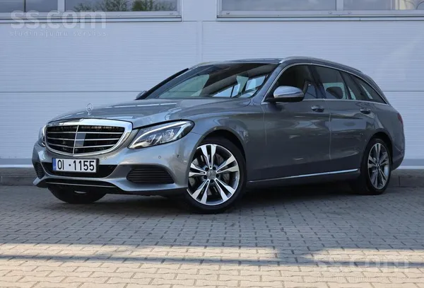 Mercedes C350e Plug-In Hybrid 2.0 Benzīns
