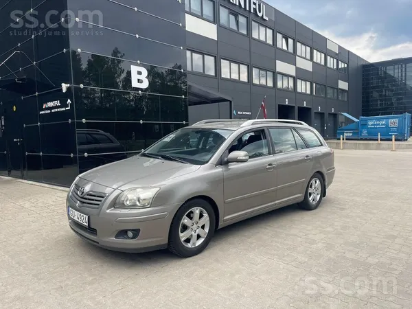 Toyota Automašīna labā tehniskā stāvoklī. 