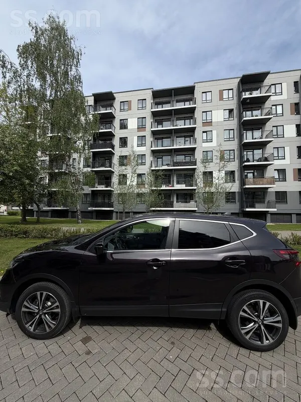 Nissan Продаётся автомобиль в отличном техническом и визу