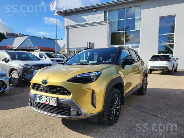 Toyota Pārdod Toyota Yaris Cross Awd-I (4x4, pilnpiedziņa