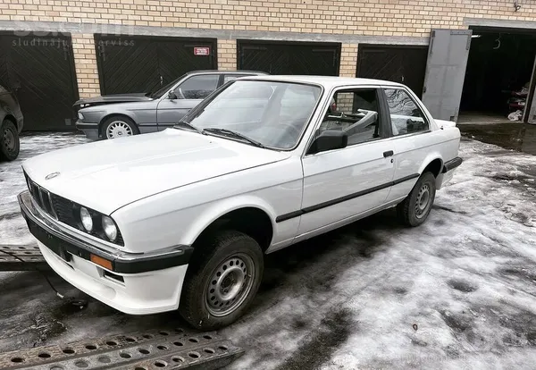 BMW Vajag naudu. Nepabeigts projekts. Pamainijās dzīvē