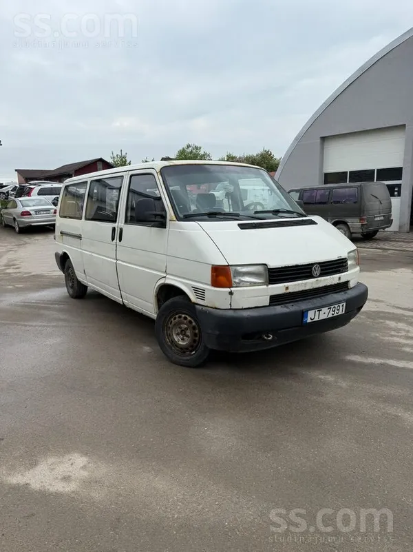 Pardodam T4 ar 2.5 75Kw tdi dzineju, busu AR Garo Bāzi . Automasinai vienmer