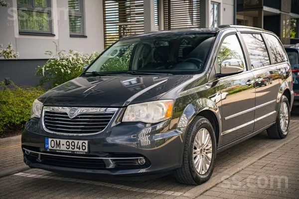Lancia Pārdod Lancia Voyager 2.8 dīzelis, 120 kw, automāt