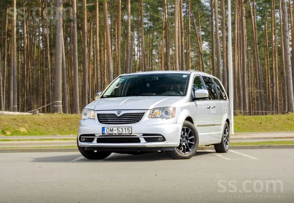 Lancia Lancia Voyager Stow&go 7 Sēdvietas 2.8l dīzelis. 1