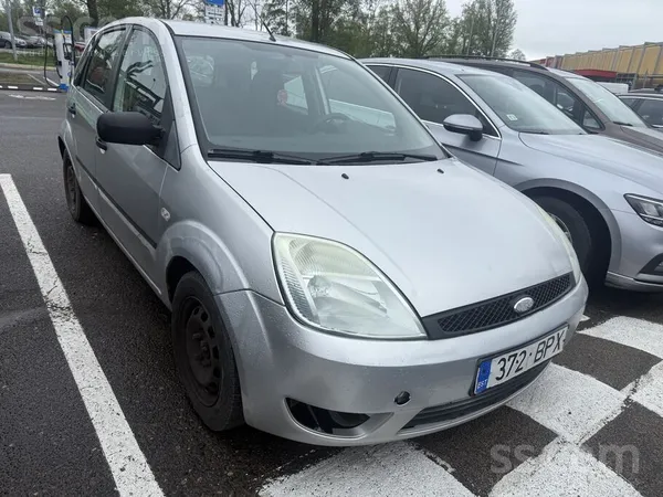 Ford Pārdodu Ford Fiesta braucošā kārtībā. 1.3benzīns -