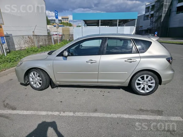 Mazda Машина в хорошем состоянии. Все вопросы по телефон