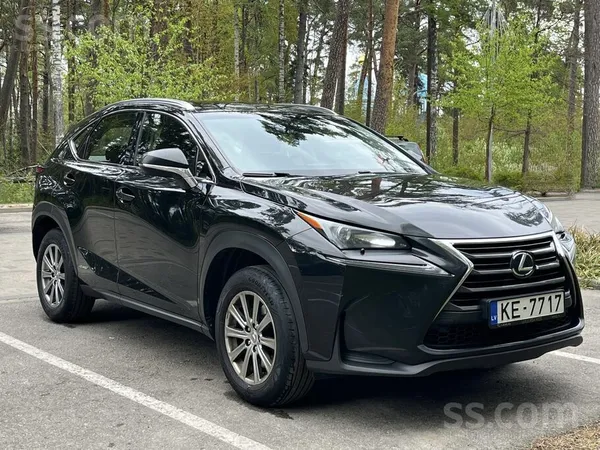 Lexus Nx300H Pārdod koptu un uzticamu automašīnu Comfort komplektācijā ar pi