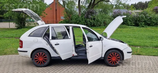 Jauna TA. 1.9sdi (parastais motors bez turbo-bez problēmām).
Patēriņš 4 li