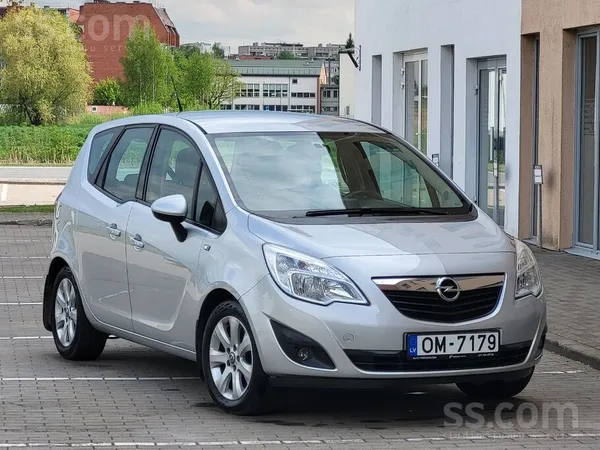 Opel Jauna TA. Opel Meriva 1.4 Turbo 103kw benzīns 6 āt