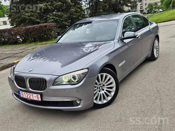 BMW 730